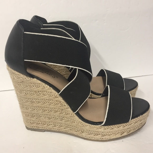 candies black wedges